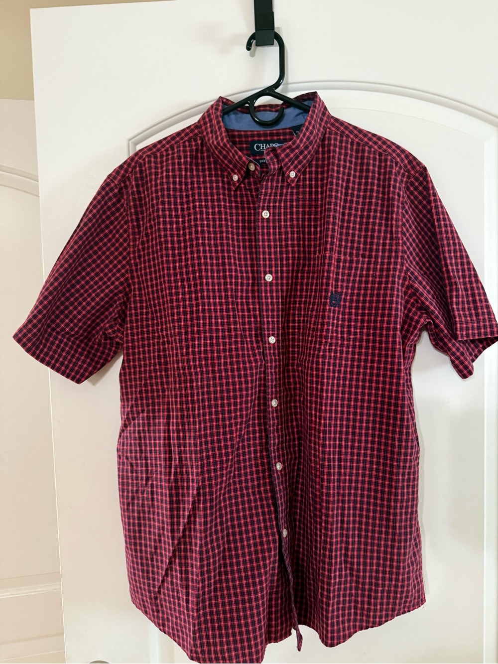 Chaps Men’s Red and Navy Short-Sleeve Button-Down Plaid Shirt